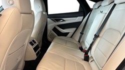 2024 (24) JAGUAR XF 2.0 D200 R-Dynamic SE Black 4dr Auto 3484997