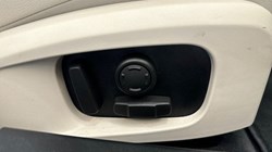 2024 (24) JAGUAR XF 2.0 D200 R-Dynamic SE Black 4dr Auto 3485006