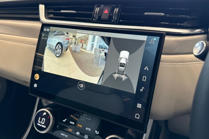 2024 (24) JAGUAR XF 2.0 D200 R-Dynamic SE Black 4dr Auto 3485015