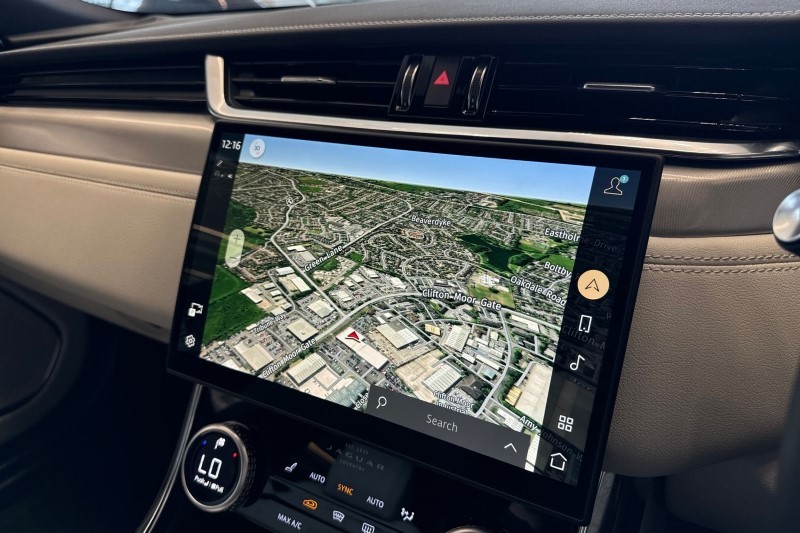 2024 (24) JAGUAR XF 2.0 D200 R-Dynamic SE Black 4dr Auto 3485014