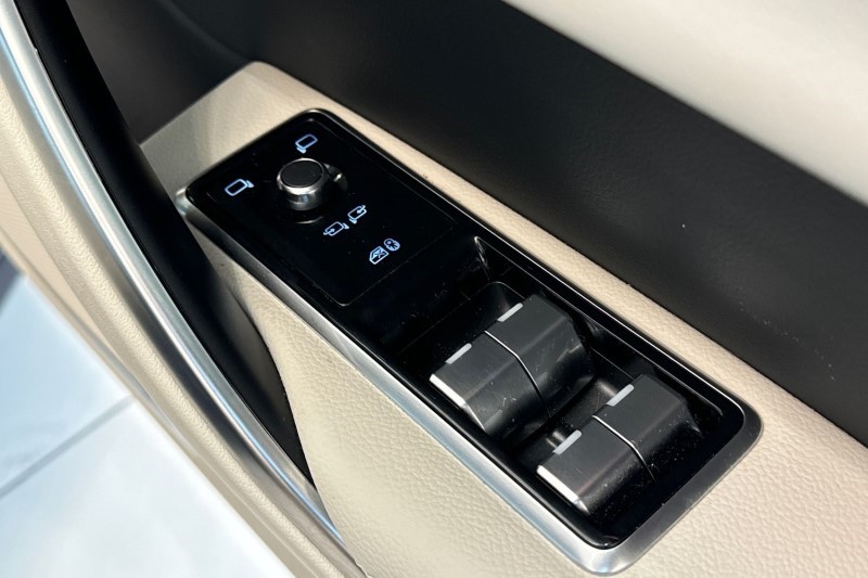 2024 (24) JAGUAR XF 2.0 D200 R-Dynamic SE Black 4dr Auto 3485005