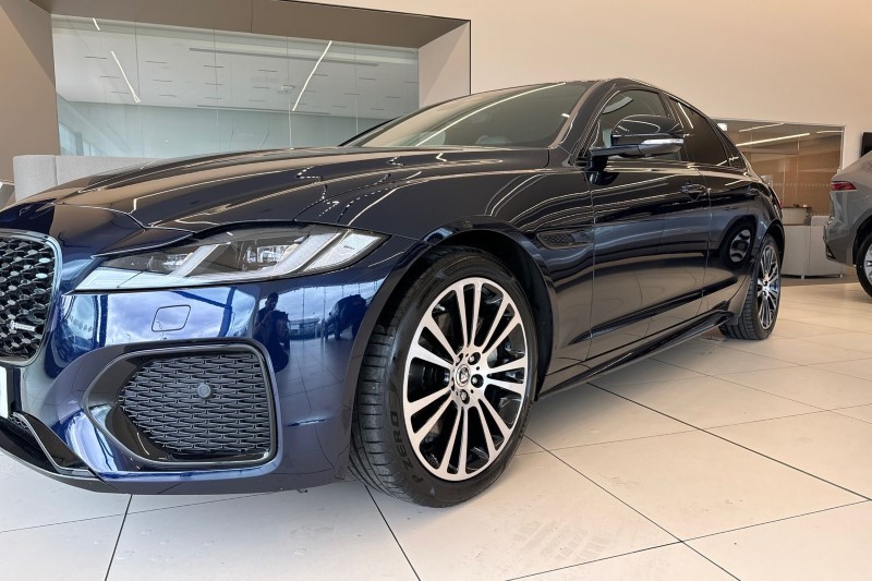 2024 (24) JAGUAR XF 2.0 D200 R-Dynamic SE Black 4dr Auto 3485031