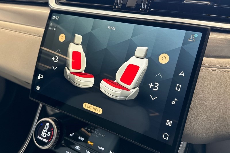 2024 (24) JAGUAR XF 2.0 D200 R-Dynamic SE Black 4dr Auto 3485019