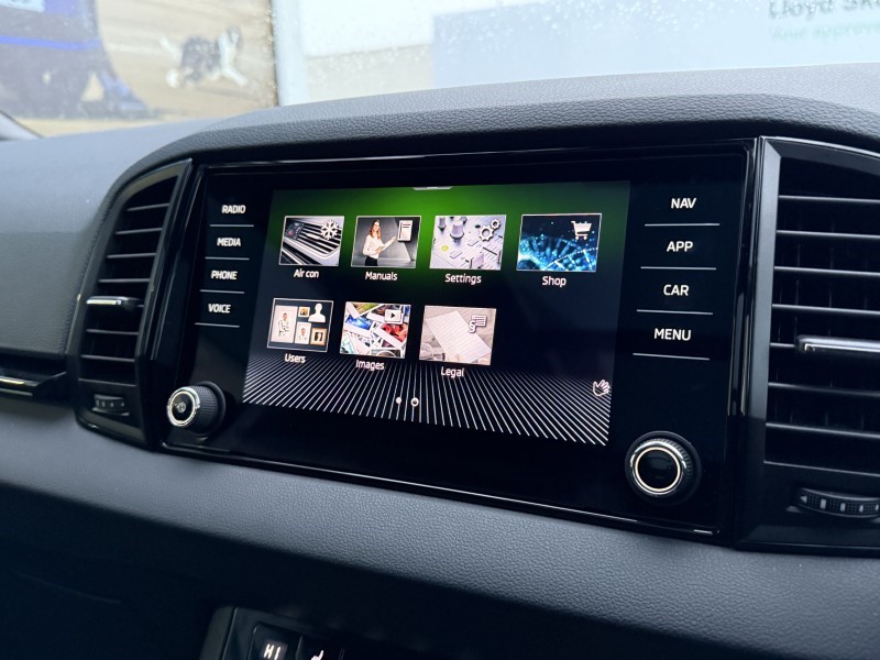 2023 (23) SKODA KAROQ 1.5 TSI Sportline 5dr DSG 4891065