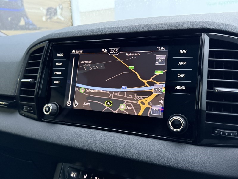 2023 (23) SKODA KAROQ 1.5 TSI Sportline 5dr DSG 4891059