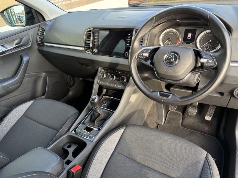 2020 (70) SKODA KAROQ 1.5 TSI SE Drive 5dr 4958418