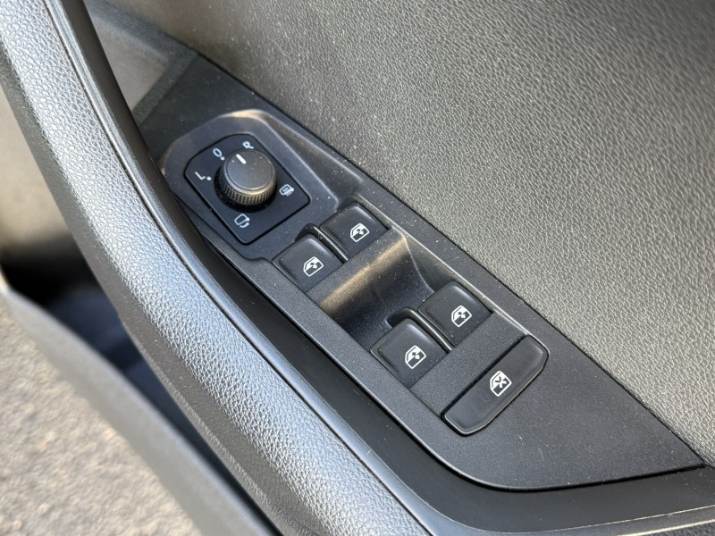 2020 (70) SKODA KAROQ 1.5 TSI SE Drive 5dr 4958414