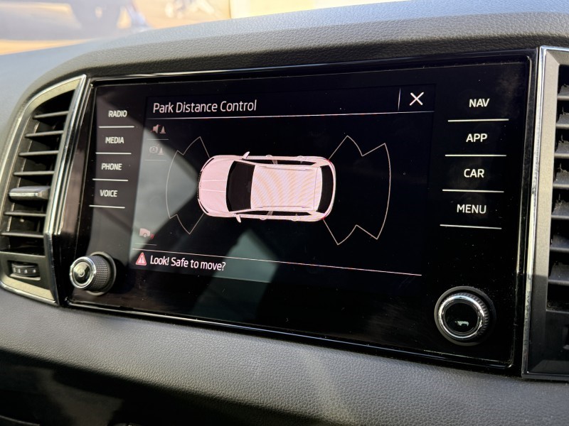 2020 (70) SKODA KAROQ 1.5 TSI SE Drive 5dr 4958428