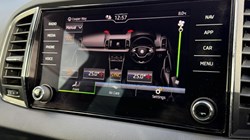 2020 (70) SKODA KAROQ 1.5 TSI SE Drive 5dr 4958436