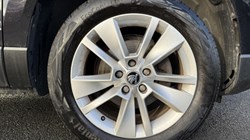 2020 (70) SKODA KAROQ 1.5 TSI SE Drive 5dr 4958412