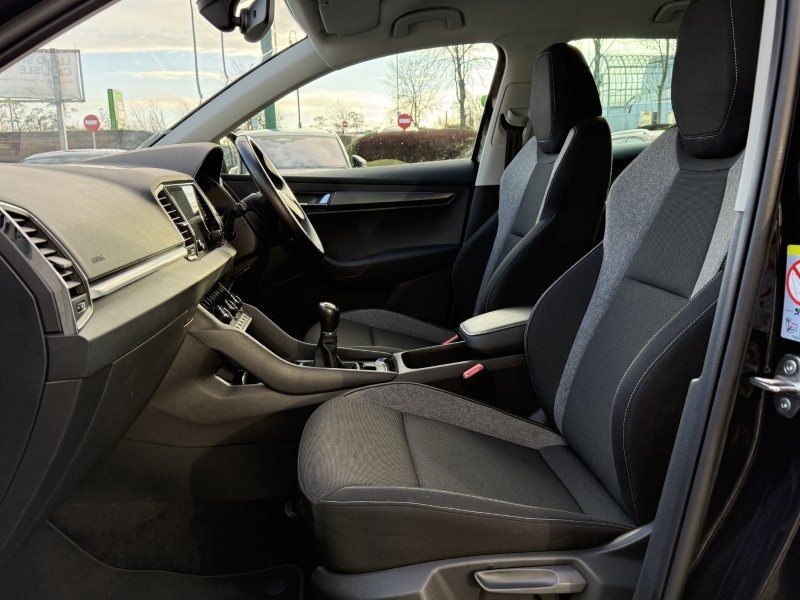 2020 (70) SKODA KAROQ 1.5 TSI SE Drive 5dr 4958438