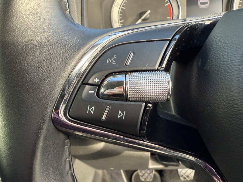 2020 (70) SKODA KAROQ 1.5 TSI SE Drive 5dr 4958420