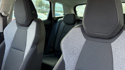 2020 (70) SKODA KAROQ 1.5 TSI SE Drive 5dr 4958439