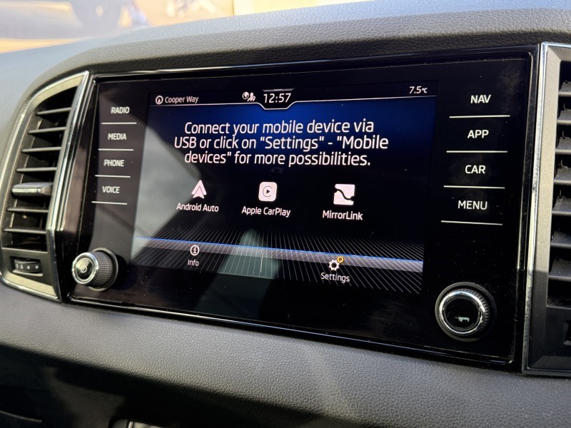 2020 (70) SKODA KAROQ 1.5 TSI SE Drive 5dr 4958432