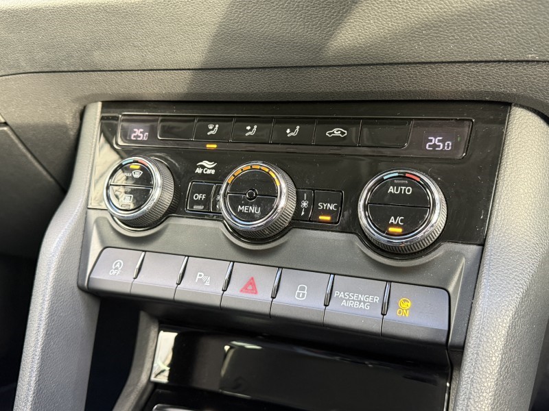 2020 (70) SKODA KAROQ 1.5 TSI SE Drive 5dr 4958426