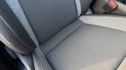 2020 (70) SKODA KAROQ 1.5 TSI SE Drive 5dr 4958417