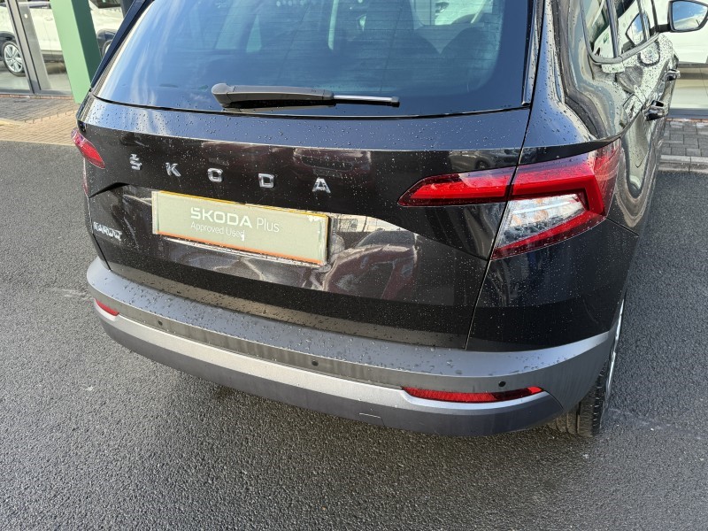 2020 (70) SKODA KAROQ 1.5 TSI SE Drive 5dr 4958409