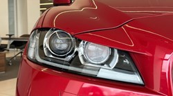 2017 (17) JAGUAR F-PACE 2.0d Portfolio 5dr Auto AWD 3101926