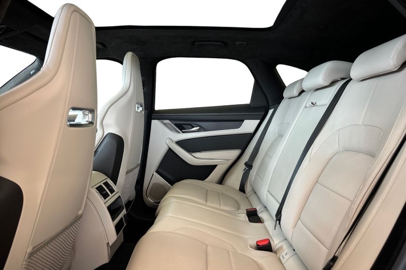 2024 (24) JAGUAR F-PACE 2.0 D200 R-Dynamic HSE Black 5dr Auto AWD 3431212