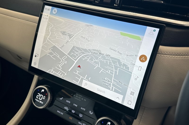 2024 (24) JAGUAR F-PACE 2.0 D200 R-Dynamic HSE Black 5dr Auto AWD 3431230