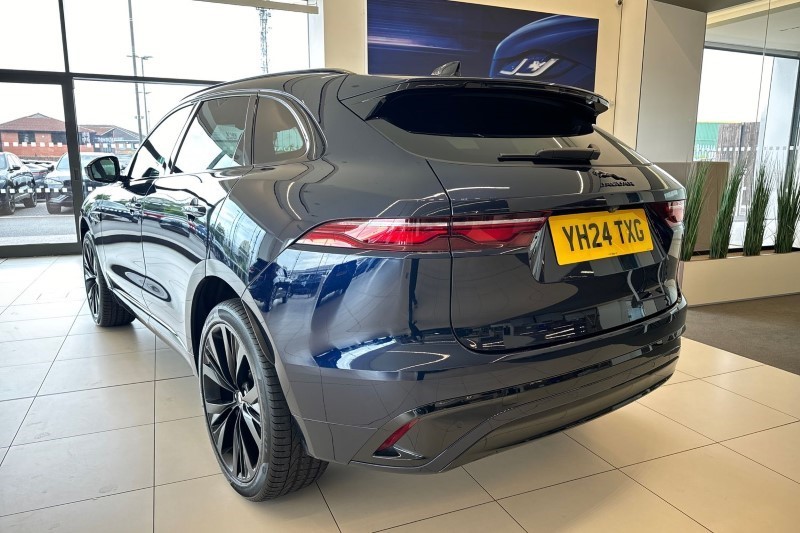 2024 (24) JAGUAR F-PACE 2.0 D200 R-Dynamic HSE Black 5dr Auto AWD 3431250