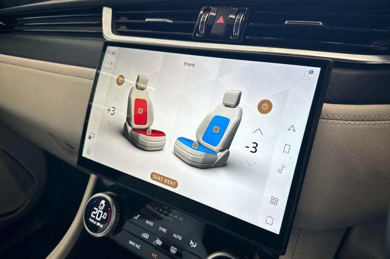 2024 (24) JAGUAR F-PACE 2.0 D200 R-Dynamic HSE Black 5dr Auto AWD 3431235