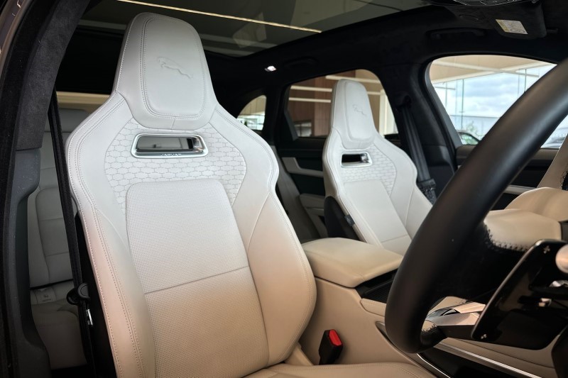 2024 (24) JAGUAR F-PACE 2.0 D200 R-Dynamic HSE Black 5dr Auto AWD 3431224