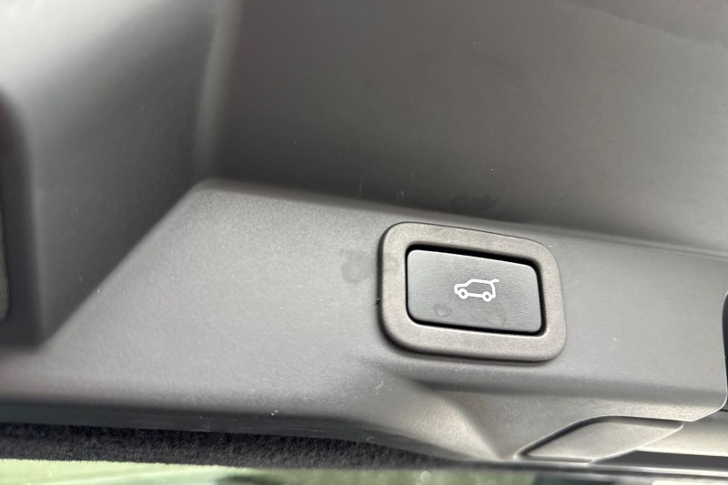 2022 (22) LAND ROVER RANGE ROVER SPORT 5.0 P575 S/C SVR 5dr Auto 5057253