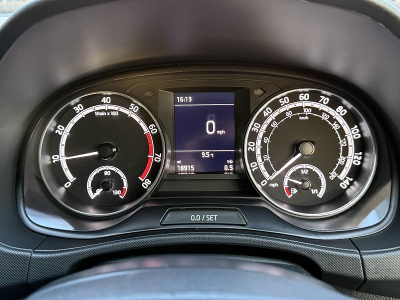 2021 (71) SKODA FABIA 1.0 TSI Colour Edition 5dr 4998870