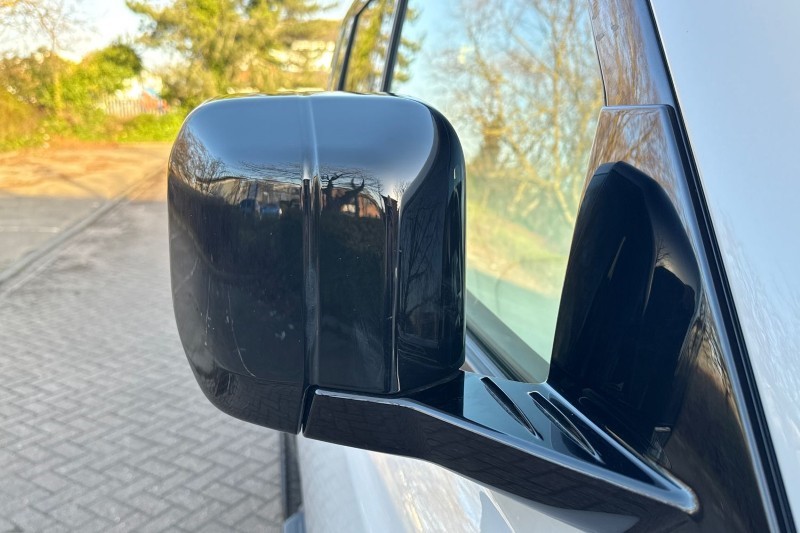 2025 (75) LAND ROVER DEFENDER 3.0 D350 X-Dynamic HSE 110 5dr Auto [6 Seat] 5129249