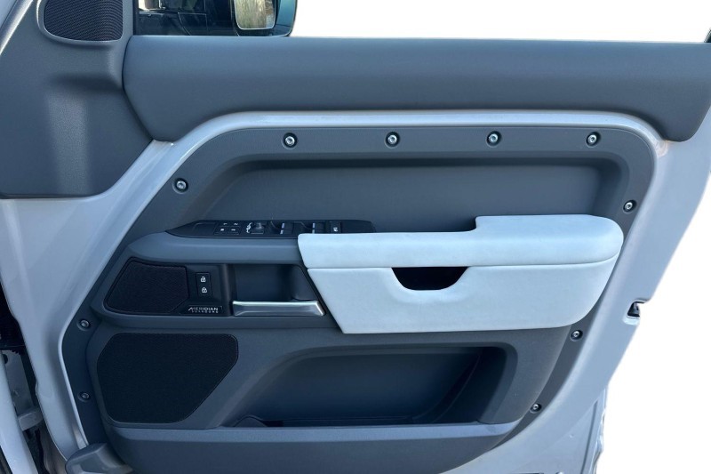 2025 (75) LAND ROVER DEFENDER 3.0 D350 X-Dynamic HSE 110 5dr Auto [6 Seat] 5129220