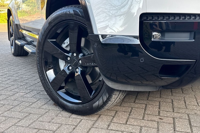 2025 (75) LAND ROVER DEFENDER 3.0 D350 X-Dynamic HSE 110 5dr Auto [6 Seat] 5129243