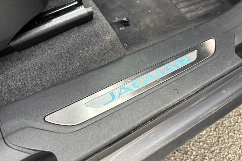 2024 (74) JAGUAR F-PACE 2.0 D200 R-Dynamic HSE Black 90th Anniv 5dr Auto 5060822