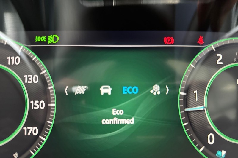 2024 (74) JAGUAR F-PACE 2.0 D200 R-Dynamic HSE Black 90th Anniv 5dr Auto 5060816