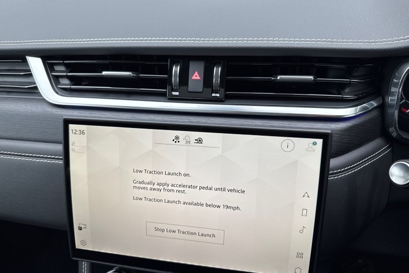 2024 (74) JAGUAR F-PACE 2.0 D200 R-Dynamic HSE Black 90th Anniv 5dr Auto 5060818