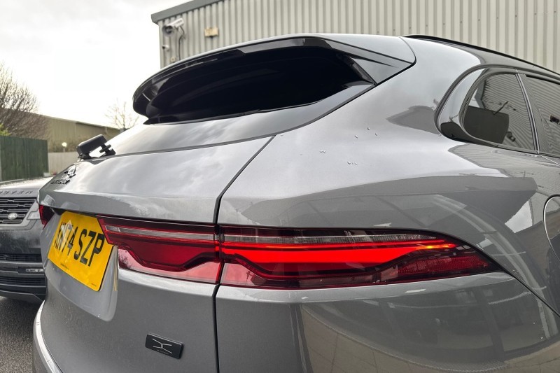 2024 (74) JAGUAR F-PACE 2.0 D200 R-Dynamic HSE Black 90th Anniv 5dr Auto 5060831