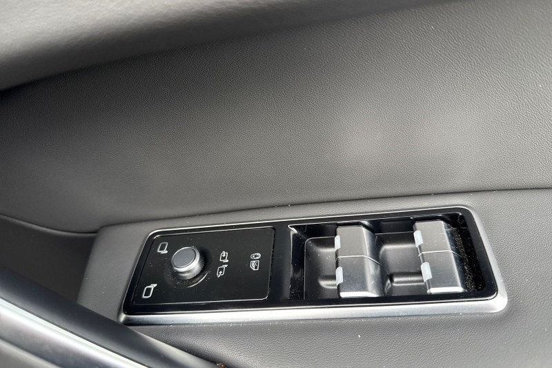 2024 (74) JAGUAR F-PACE 2.0 D200 R-Dynamic HSE Black 90th Anniv 5dr Auto 5060804