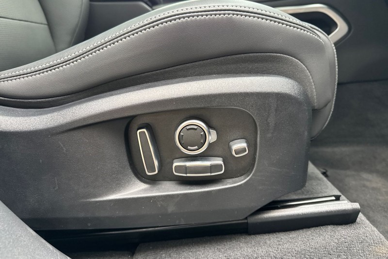 2024 (74) JAGUAR F-PACE 2.0 D200 R-Dynamic HSE Black 90th Anniv 5dr Auto 5060805