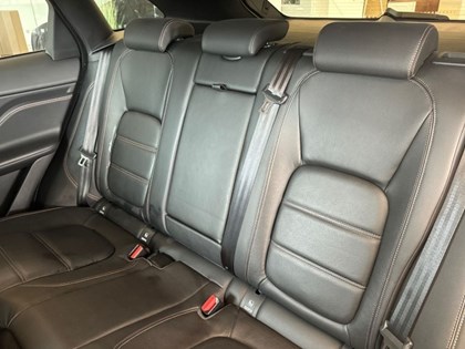 2018 (18) JAGUAR F-PACE 2.0d Prestige 5dr AWD