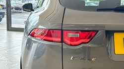 2018 (18) JAGUAR F-PACE 2.0d Prestige 5dr AWD 3126046