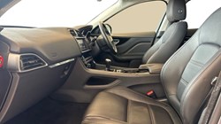 2018 (18) JAGUAR F-PACE 2.0d Prestige 5dr AWD 3126009