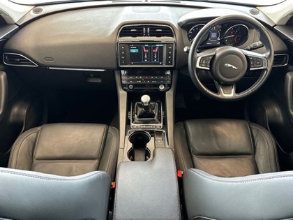 2018 (18) JAGUAR F-PACE 2.0d Prestige 5dr AWD