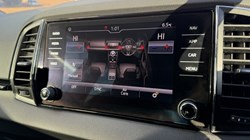 2019 (19) SKODA KAROQ 1.6 TDI SE L 5dr 4987061