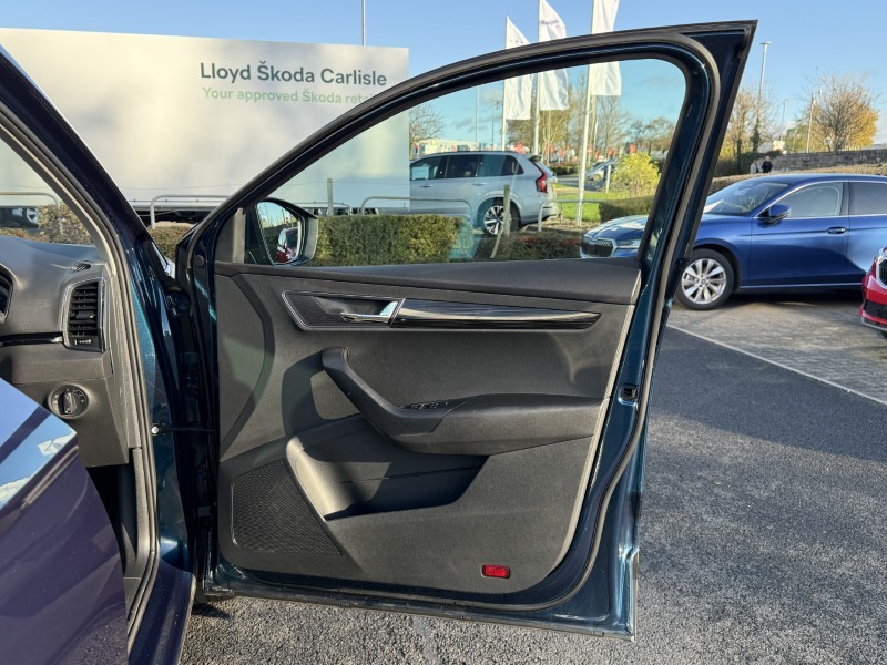 2019 (19) SKODA KAROQ 1.6 TDI SE L 5dr 4987040