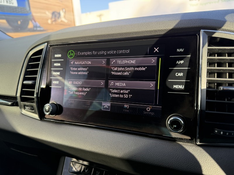 2019 (19) SKODA KAROQ 1.6 TDI SE L 5dr 4987057