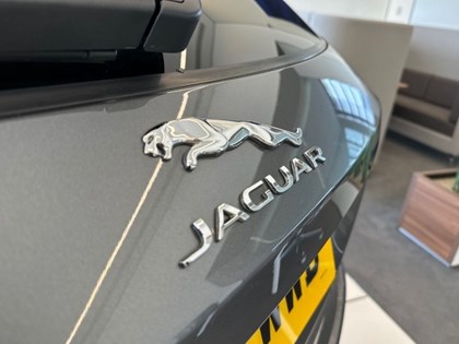 2019 (68) JAGUAR F-PACE 2.0d R-Sport 5dr Auto AWD