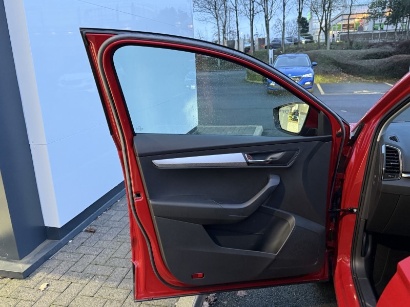 2023 (23) SKODA KAROQ 1.5 TSI SE Drive 5dr 5036004