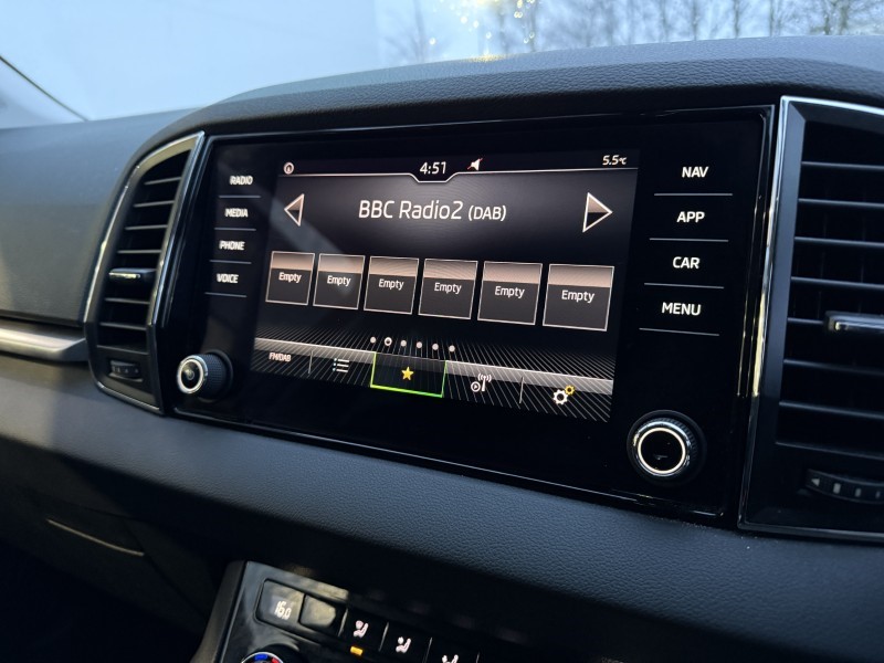 2023 (23) SKODA KAROQ 1.5 TSI SE Drive 5dr 5035998