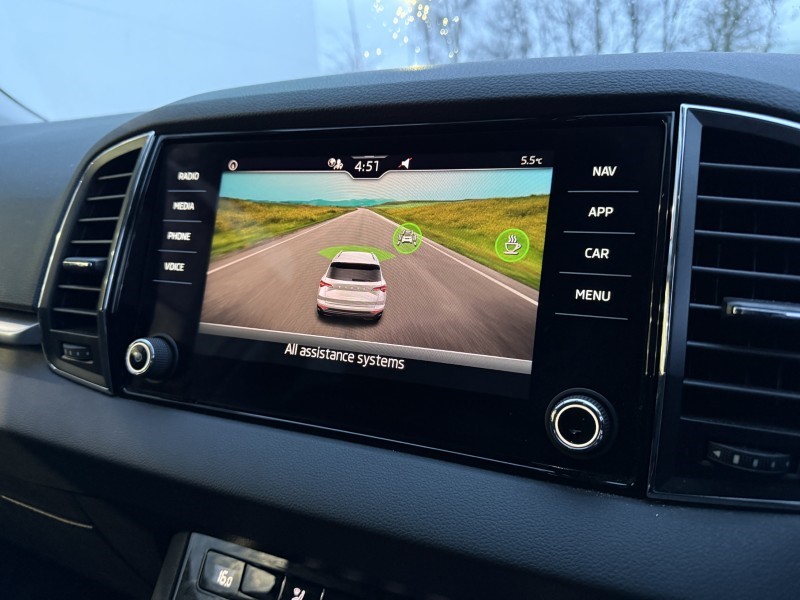 2023 (23) SKODA KAROQ 1.5 TSI SE Drive 5dr 5036002