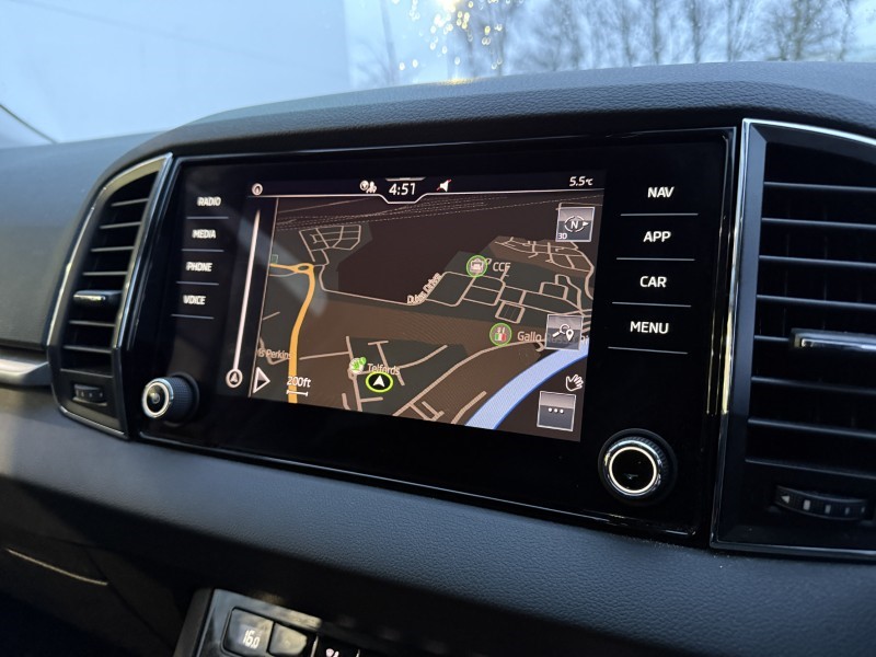 2023 (23) SKODA KAROQ 1.5 TSI SE Drive 5dr 5036001